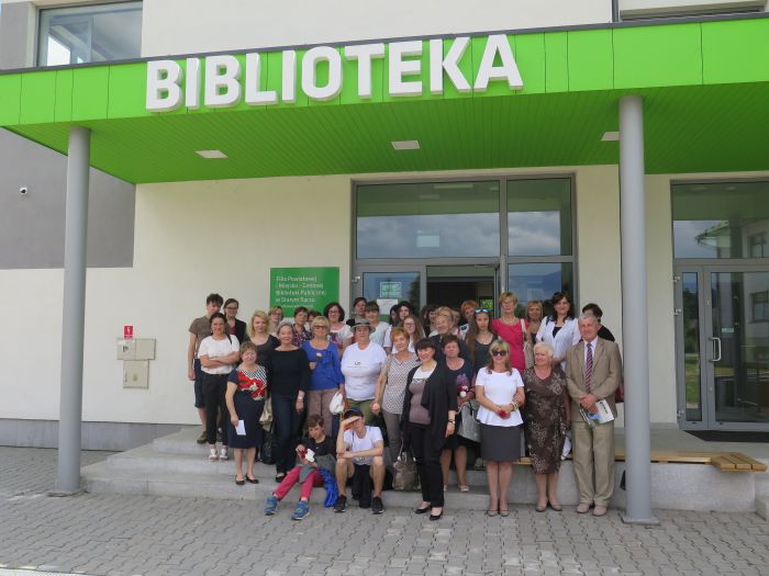 Kryniczanie zwiedzali bibliotekę w Gołkowicach