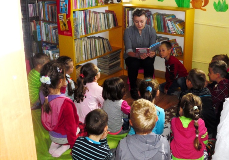 Spotkanie Dyskusyjnego Klubu Książki w tylickiej bibliotece.